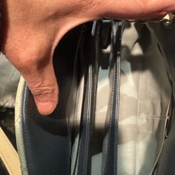 CHANEL Quilted caviar leather Shoulder Bag - Seafoam color with light blue - Picture 8 of 14